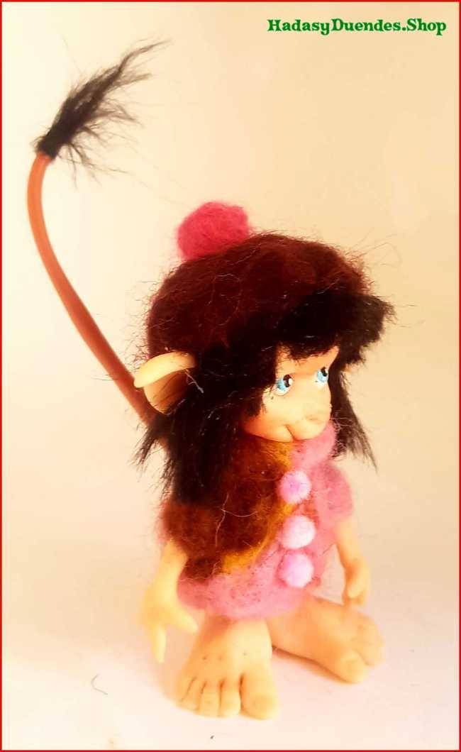 figura-artesanal-troll-nina figura artesanal troll niña