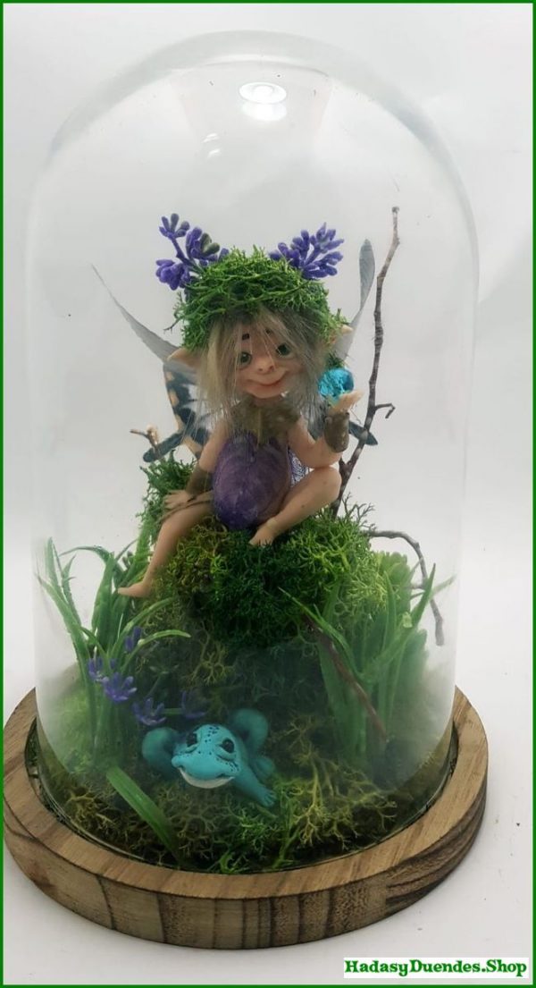 figura-hada-del-agua-en-campana-cristal