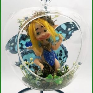 figura-hada-en-bola-de-cristal