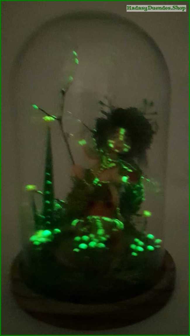 figura-hada-magica-fluorescente-en-campana figura-hada-magica-fluorescente-en-campana